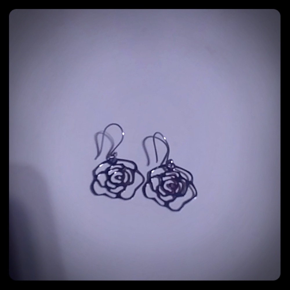 Sterling silver delicate rose earrings